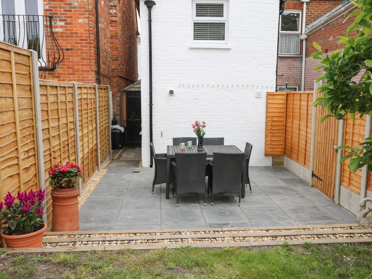 Villa Number 7 Lymington Exterior foto